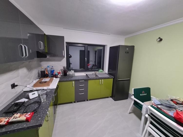 Casă cu 4 camere în Exterior Vest