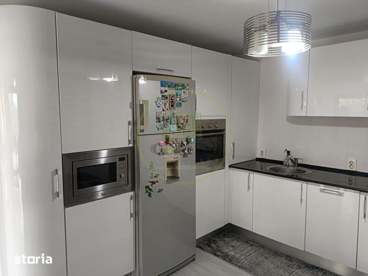 Casă cu 5 camere cu Teren 1600 Mp în Central