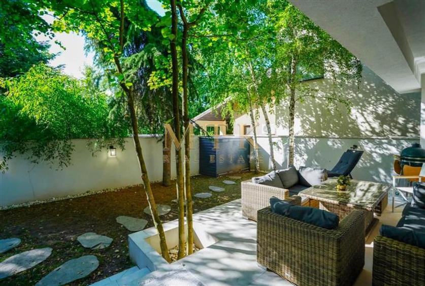 Duplex cu 5 camere cu Canalizare în Iancu Nicolae