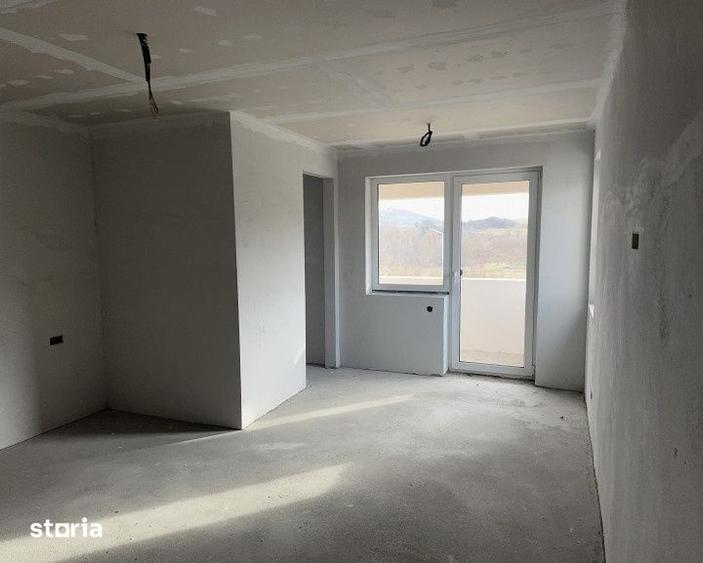 Casă cu 4 camere cu Teren 886 Mp în Sava
