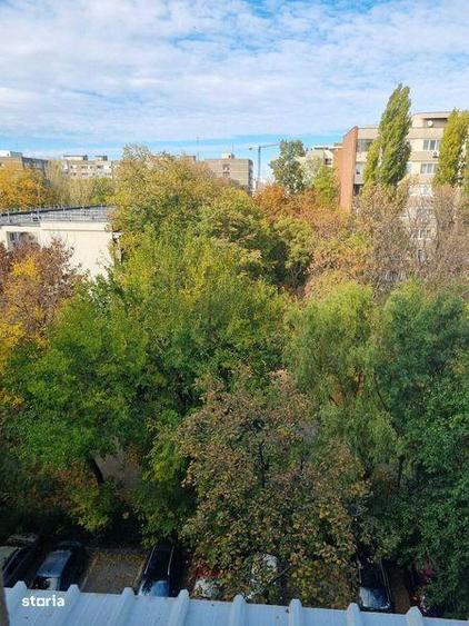 Apartament cu 3 camere în Drumul Taberei