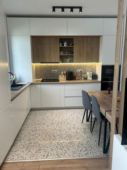 Duplex cu 4 camere cu Canalizare în Central