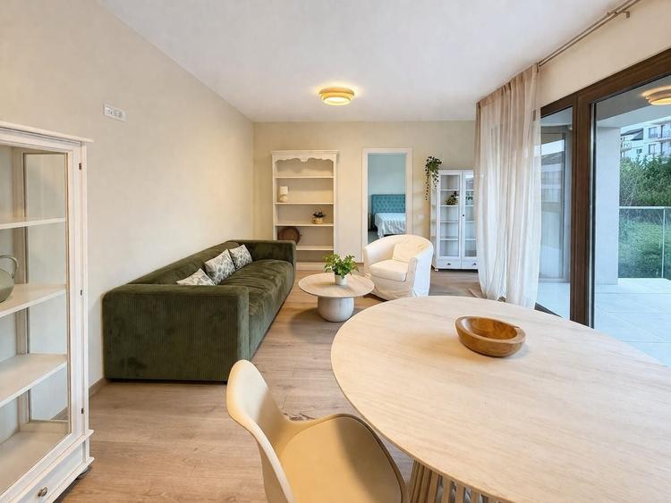 Apartament cu 3 camere decomandat, mobilat în Borhanci