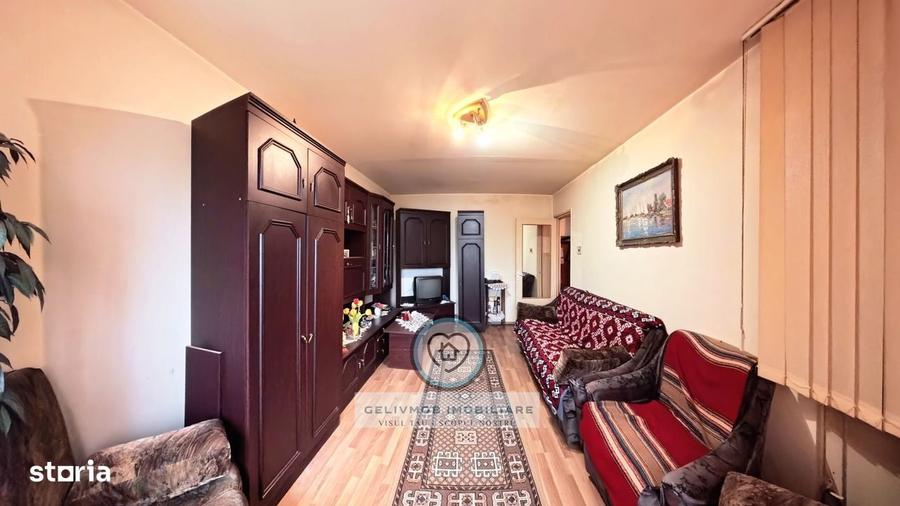 Apartament cu 3 camere decomandat în Malu Roșu