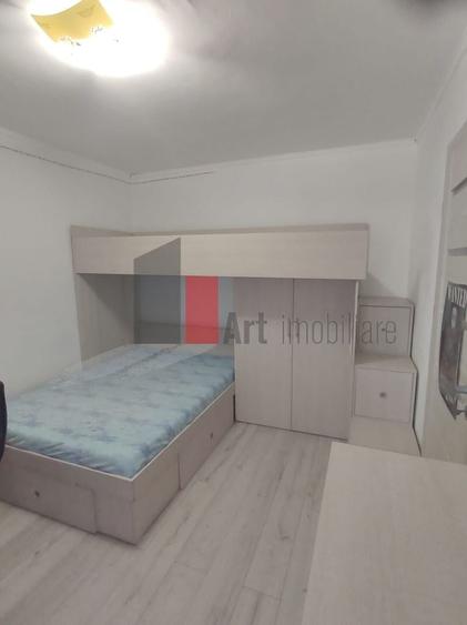 Apartament cu 2 camere semidecomandat, mobilat în Dristor