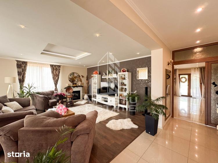 Casă cu 6 camere cu Teren 3500 Mp în Central