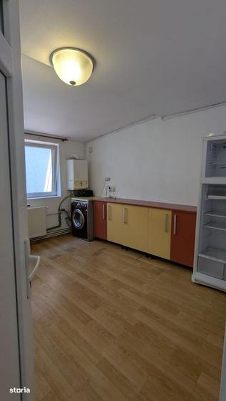 Apartament cu 3 camere în Mihai Bravu