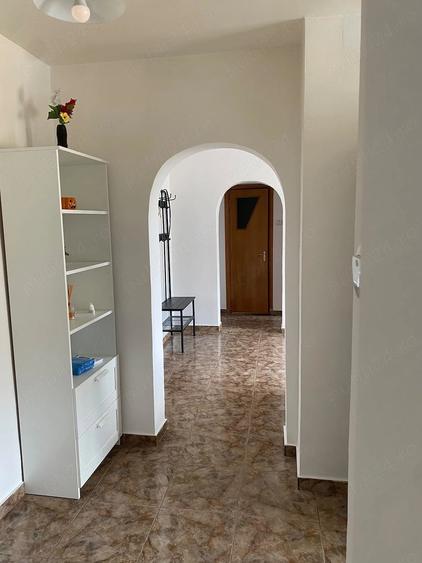 Apartament cu 4 camere semidecomandat în Timpuri Noi