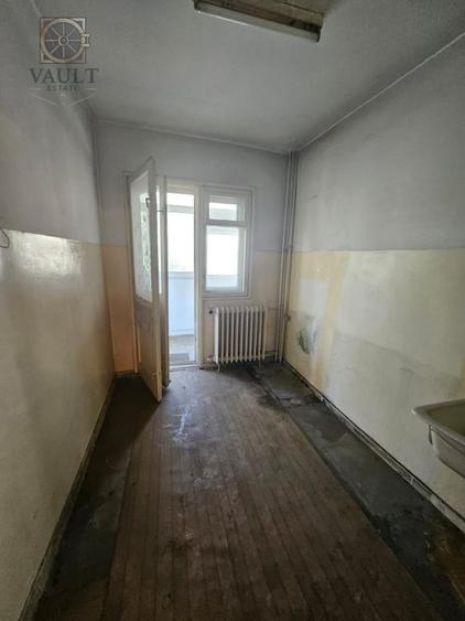 Apartament cu 2 camere semidecomandat în Titulescu