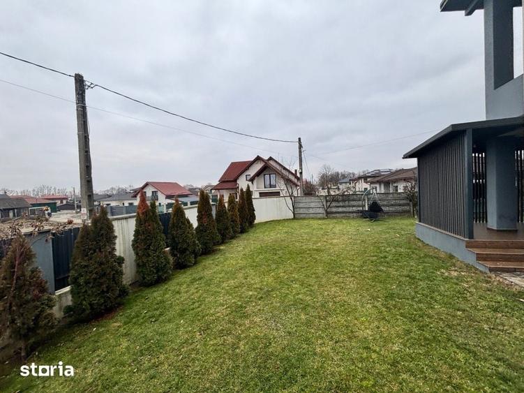 Casă cu 6 camere cu Teren 550 Mp în Groși