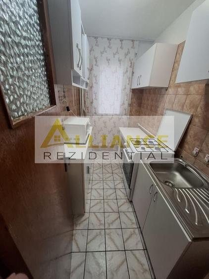 Apartament cu 2 camere semidecomandat, mobilat în Eroii Revoluției