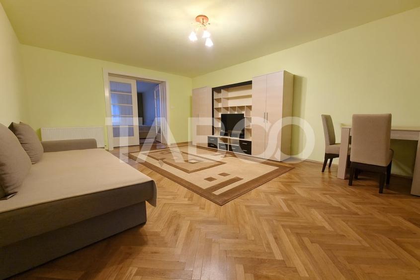 Apartament cu 3 camere nedecomandat, mobilat în Orașul de Jos