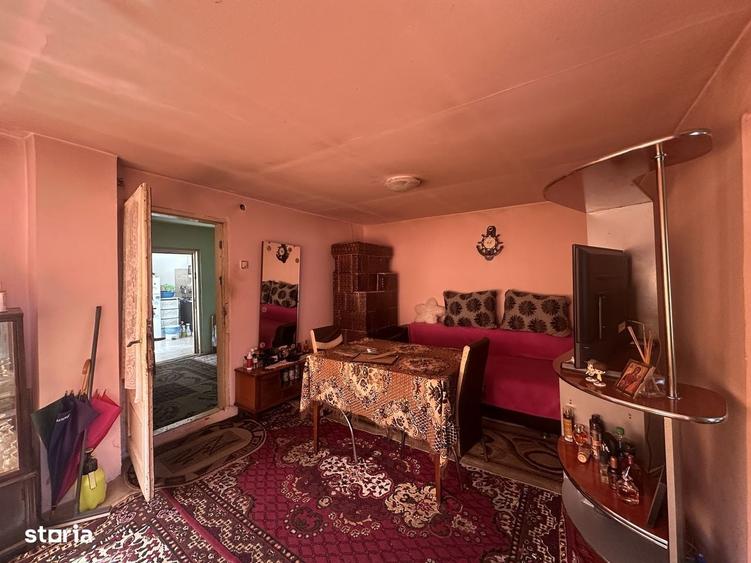 Casă cu 3 camere în Malu Roșu