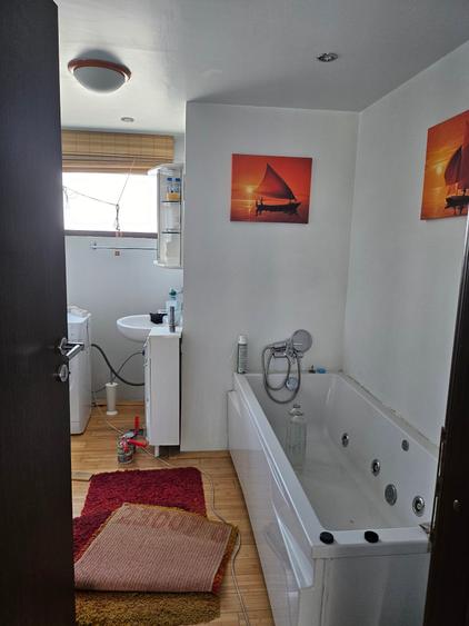 Penthouse cu 7 camere decomandat, mobilat în Titan