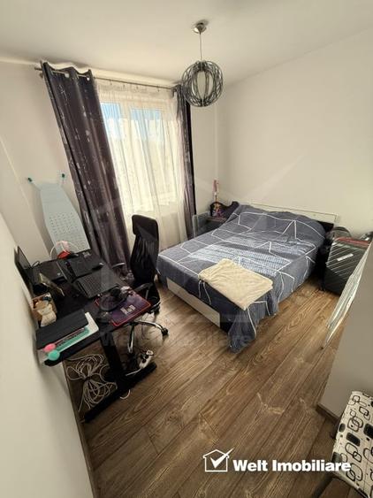 Apartament cu 3 camere semidecomandat, mobilat în Florești