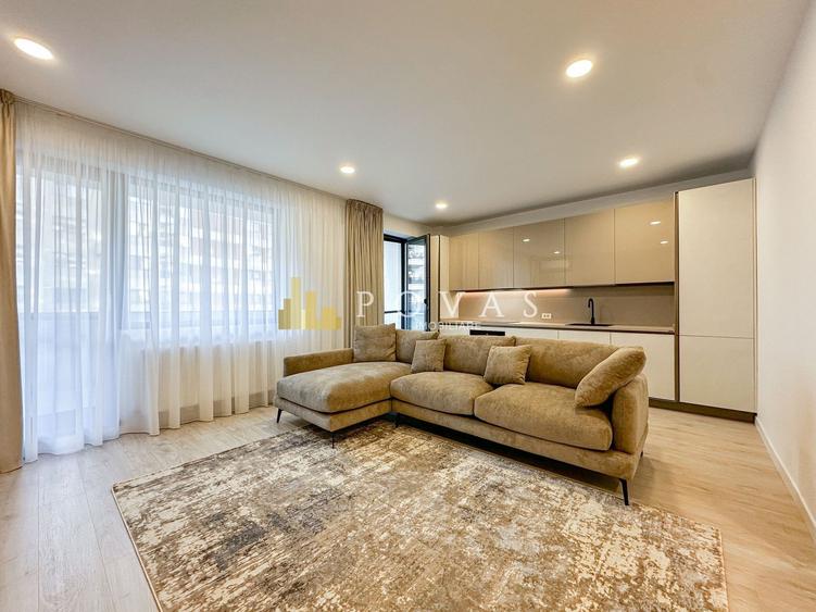 Apartament cu 3 camere semidecomandat, mobilat în Pipera