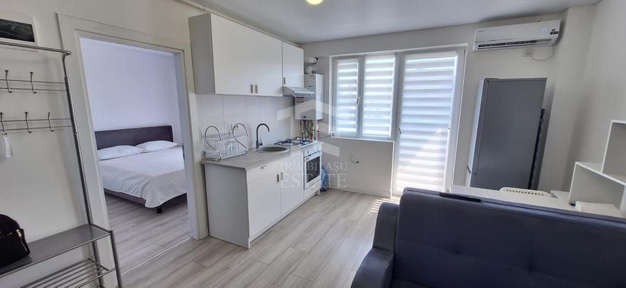 Apartament cu 2 camere semidecomandat, mobilat în Apărătorii Patriei