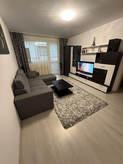 Apartament cu 2 camere decomandat în Cornișa