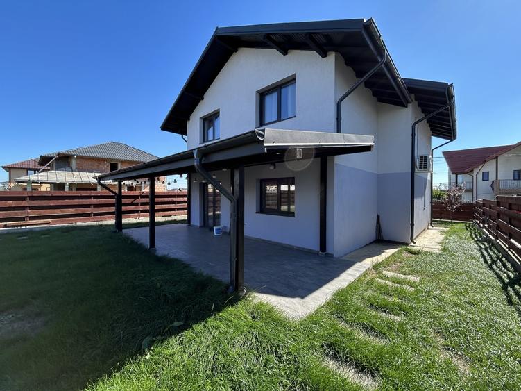 Casă individuală cu 5 camere cu Canalizare în Popas Păcurari