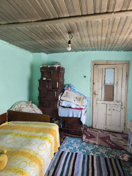 Casă cu 2 camere cu Teren 2610 Mp în Poienarii Burchii