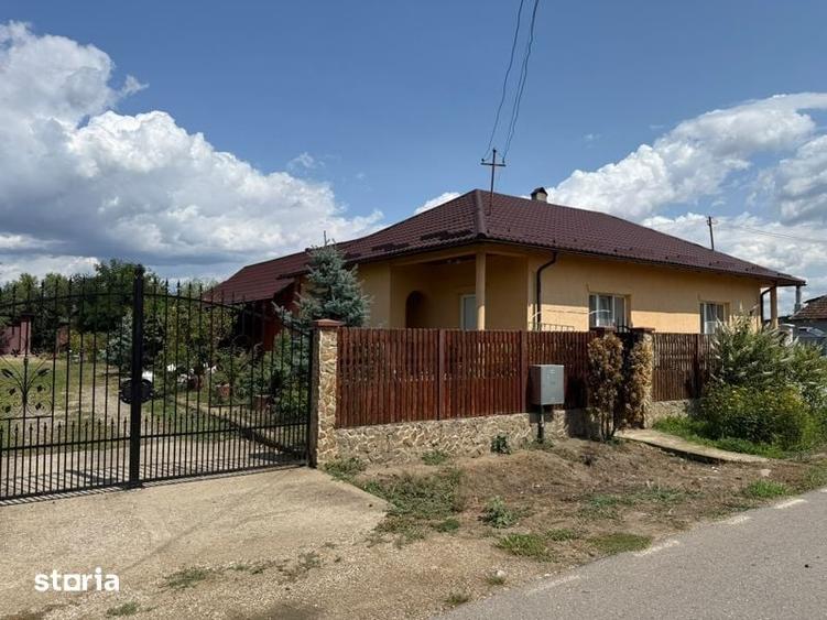 Casă cu 2 camere cu Teren 60 Mp în Doba