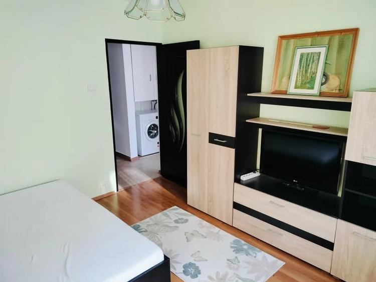 Apartament cu 4 camere semidecomandat, mobilat în Mărăști