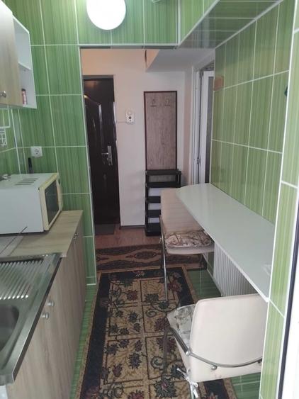 Garsonieră decomandată în Central