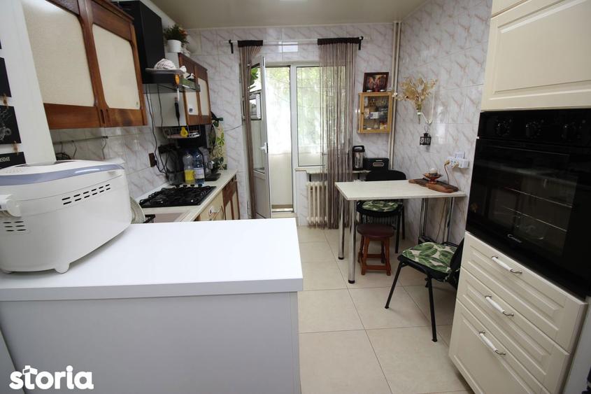 Apartament cu 3 camere decomandat, mobilat în Pantelimon
