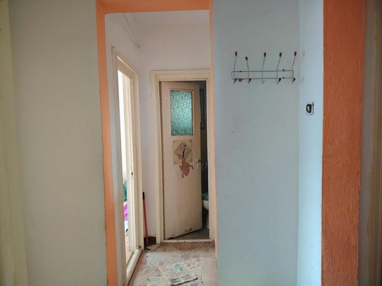 Apartament cu 3 camere decomandat în Sud