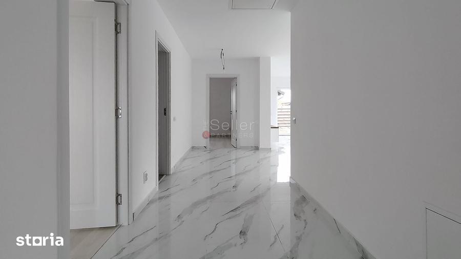 Casă cu 3 camere cu Teren 500 Mp în Noua