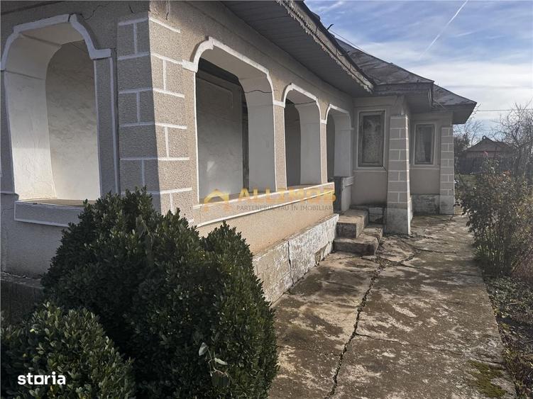 Casă cu 4 camere în Fulga