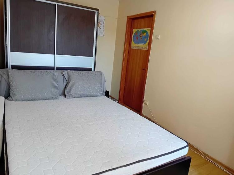 Apartament cu 4 camere decomandat în Micro 4