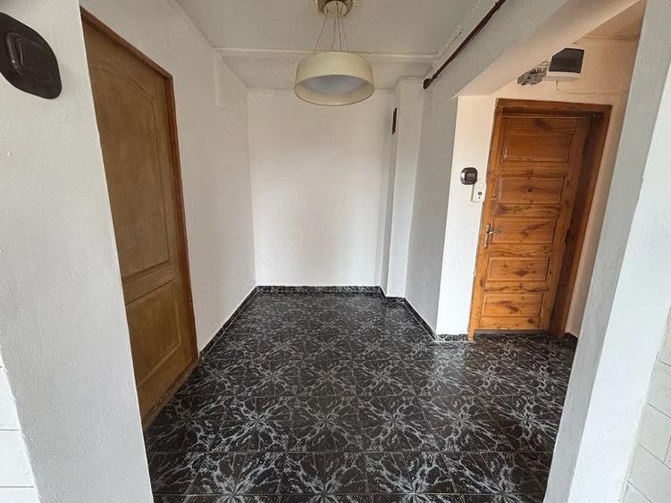 Apartament cu 2 camere decomandat în Exterior Vest