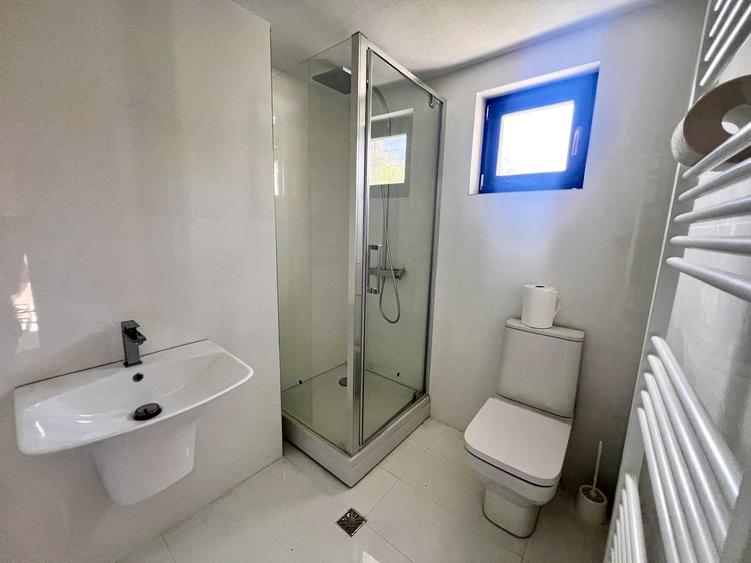 Casă individuală cu 4 camere cu Canalizare în Grigorescu