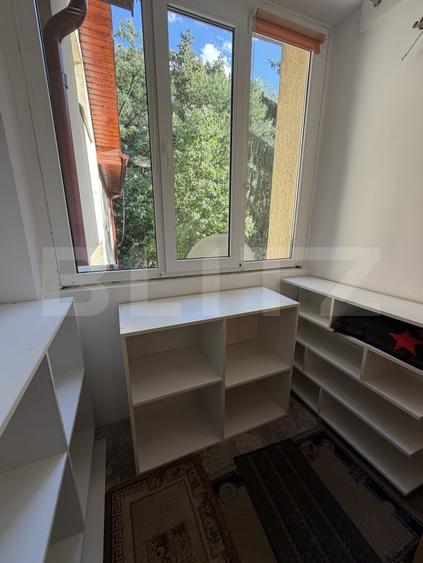 Apartament cu 4 camere decomandat, mobilat în Cornișa