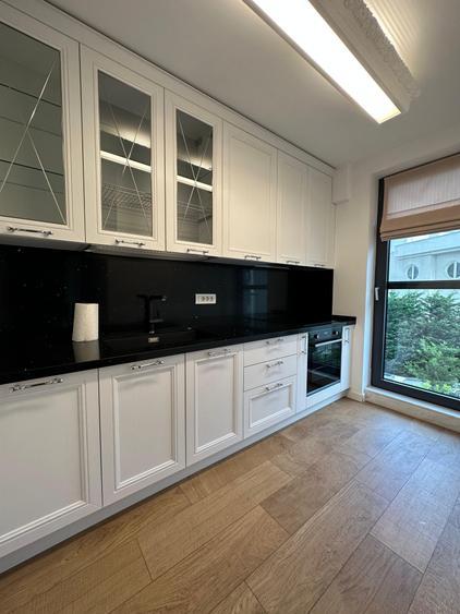 Apartament cu 4 camere în Herăstrău
