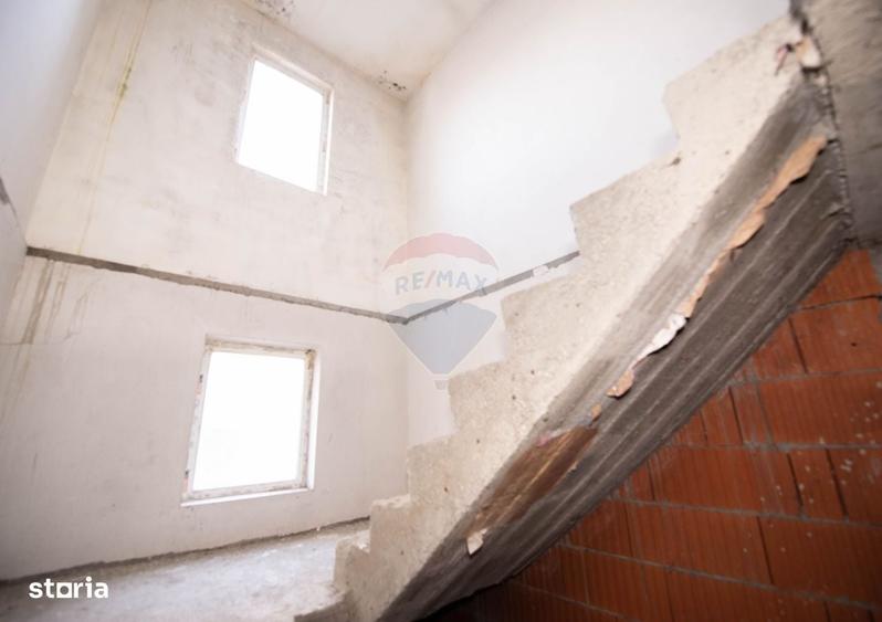 Casă cu 4 camere în Central