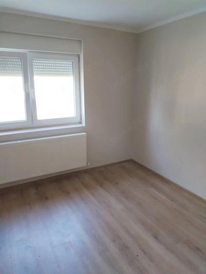 Casă cu 3 camere cu Teren 1720 Mp în Biharia