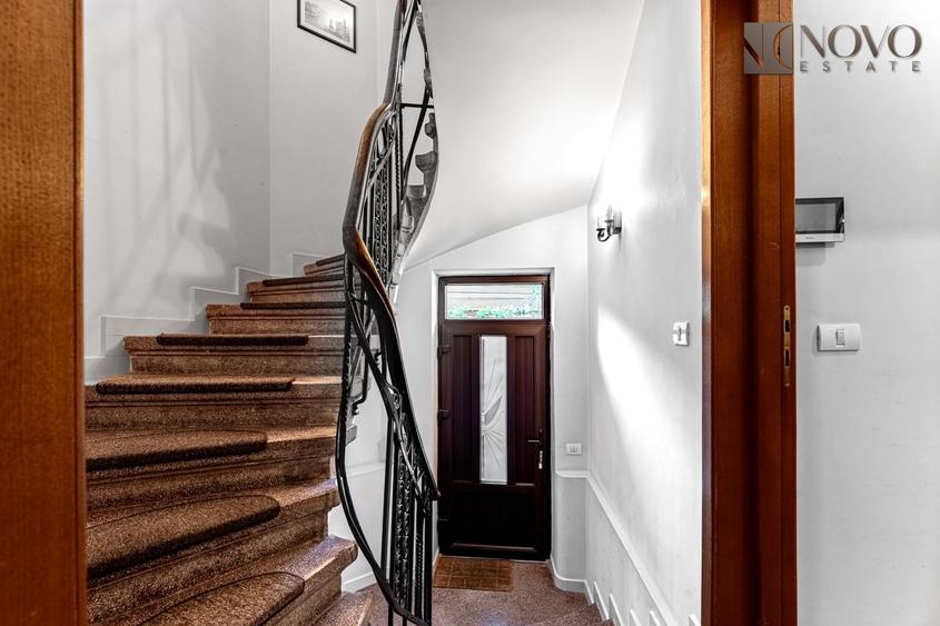 Duplex cu 7 camere cu Canalizare în Ferdinand