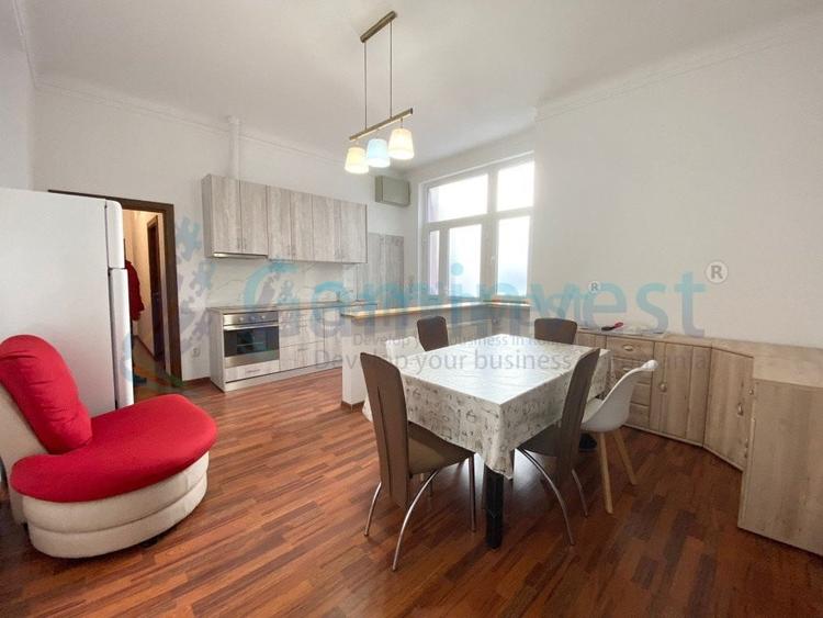 Apartament cu 3 camere decomandat, mobilat în Central