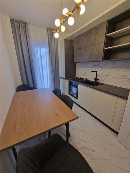 Apartament cu 3 camere decomandat, mobilat în Tătărași