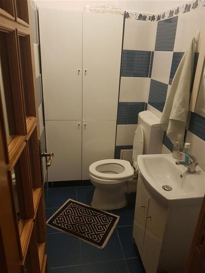 Apartament cu 3 camere decomandat, mobilat în Școlilor