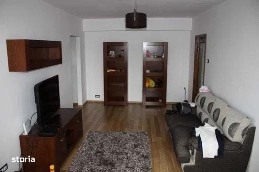 Apartament cu 3 camere în Independenței