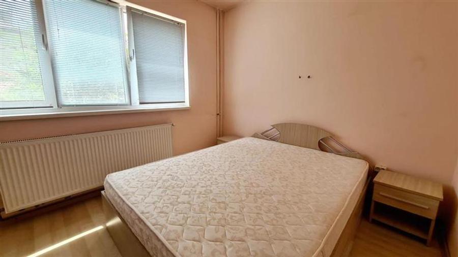 Apartament cu 2 camere semidecomandat, mobilat în Dâmbovița