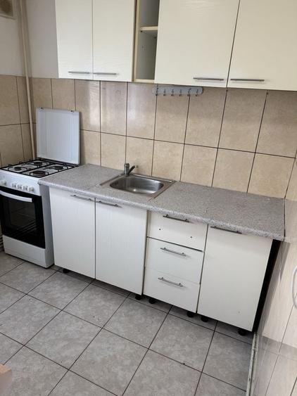 Garsonieră decomandată în Central