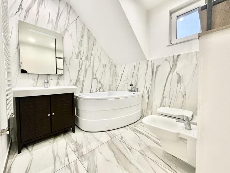 Duplex cu 5 camere cu Canalizare în Moșnița Veche