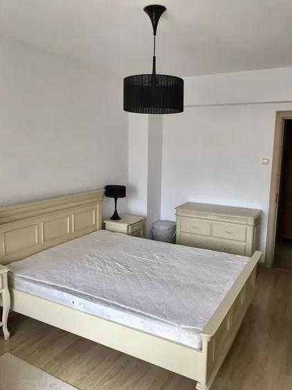 Apartament cu 2 camere semidecomandat, mobilat în Bună Ziua