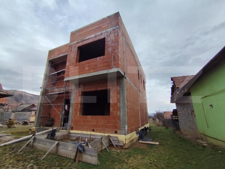 Casă individuală cu 5 camere cu Piscina în Șard