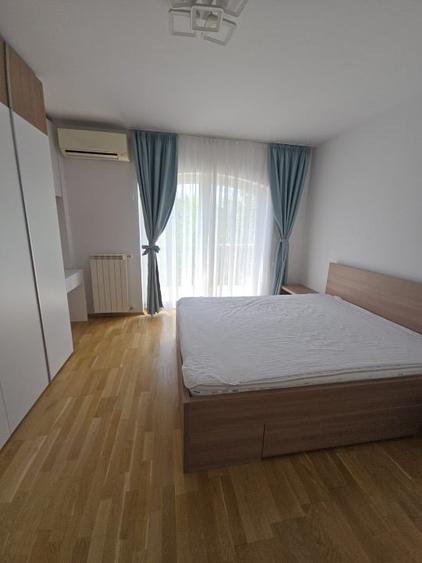 Apartament cu 4 camere decomandat, mobilat în Central