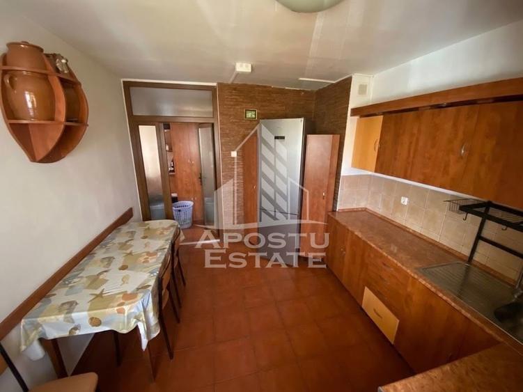 Apartament cu 4 camere decomandat, mobilat în Șagului